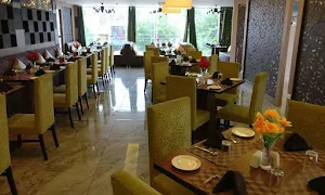 Moti Mahal Delux Tandoori Trail - Cover photo