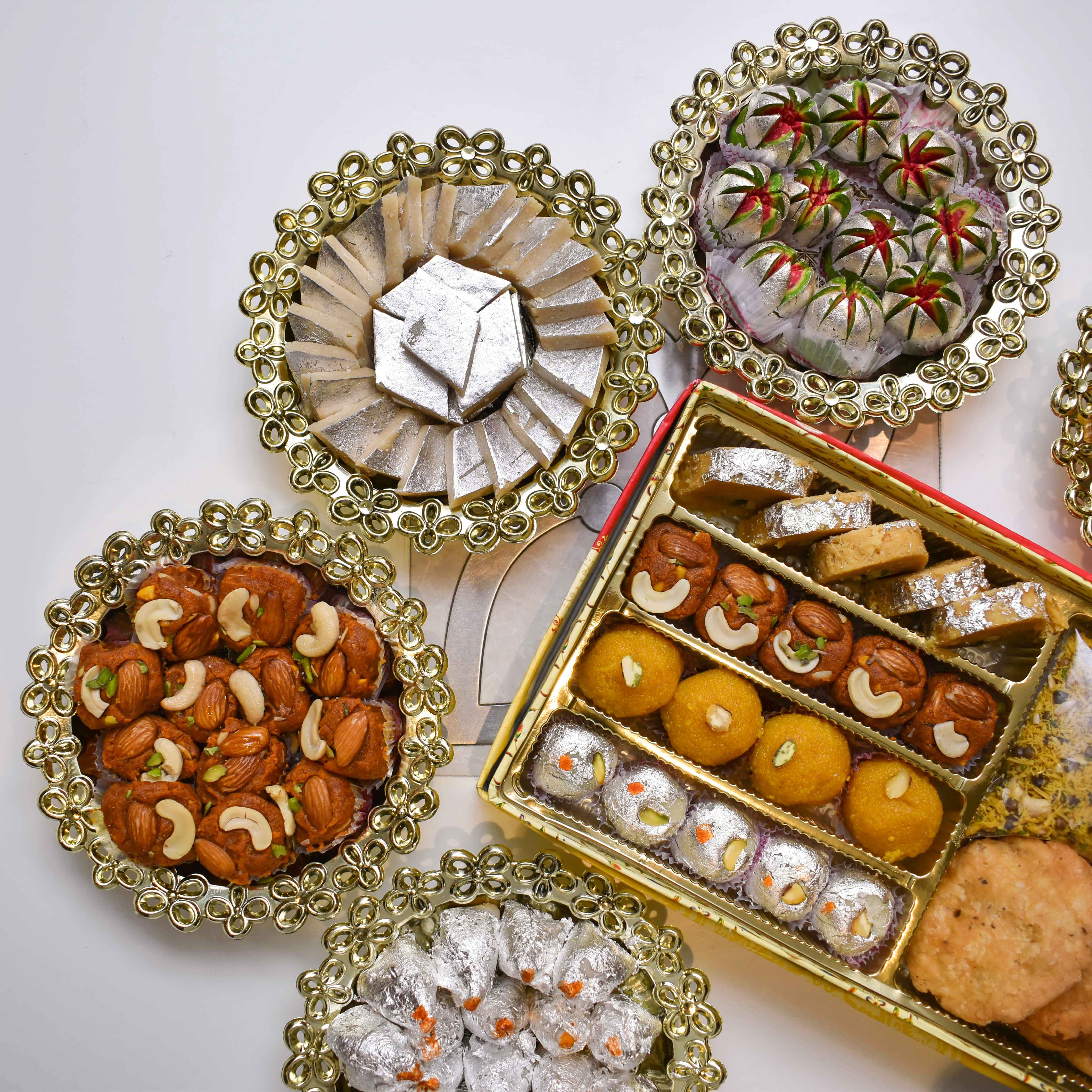 Moti Mahal Sweets - Logo