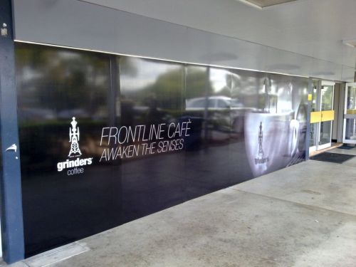 Moving Graphics - Logo