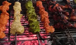 Mr. Grill - Shawarmas & Kebabs - Logo