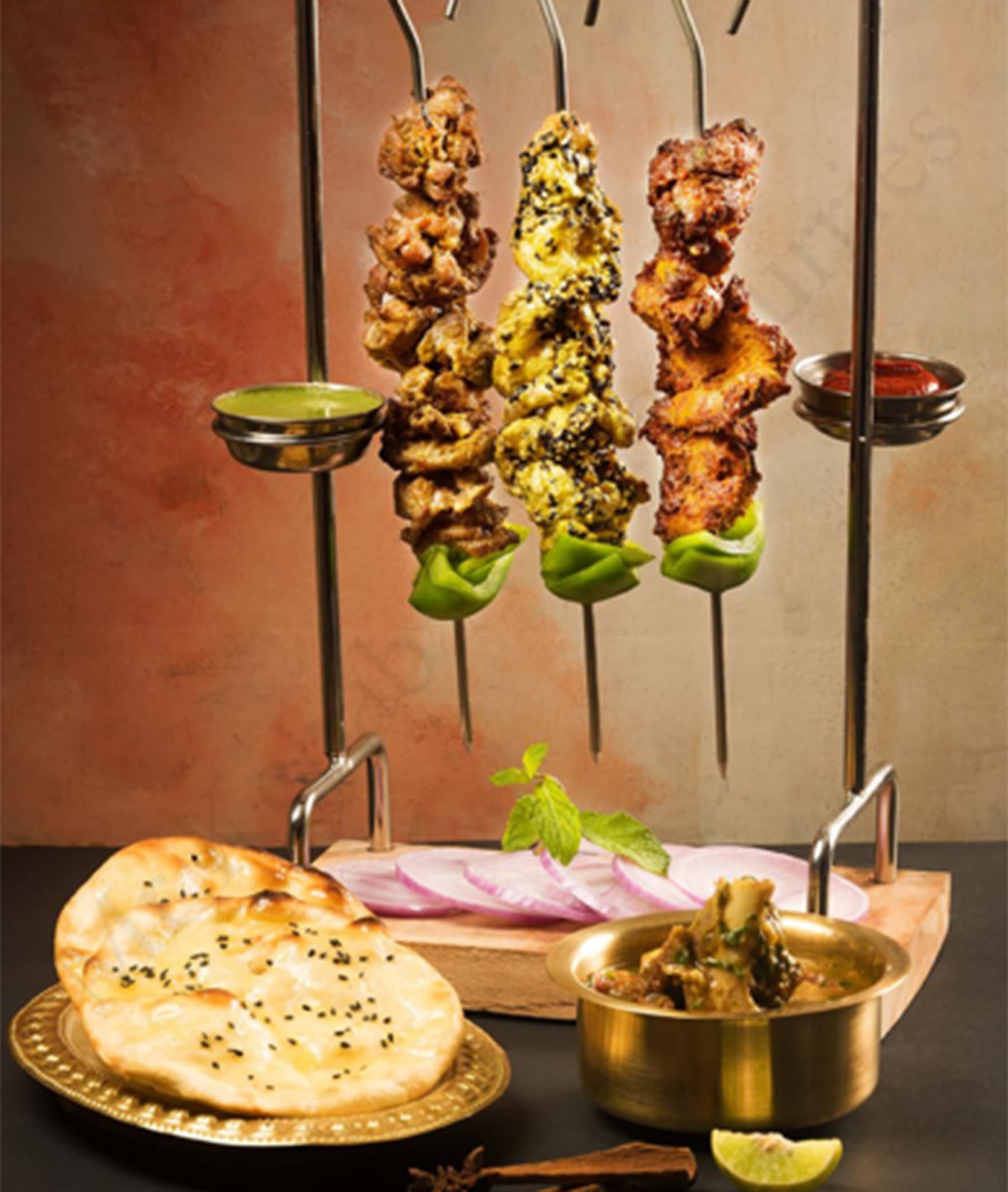 MR KEBAB N MRS KURRIES - Logo