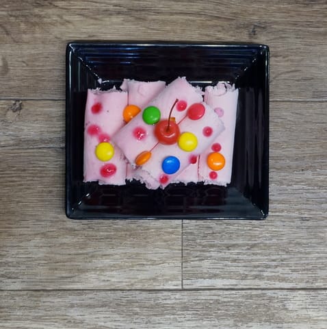 Mr.Rolly's Roll Ice Cream - Logo
