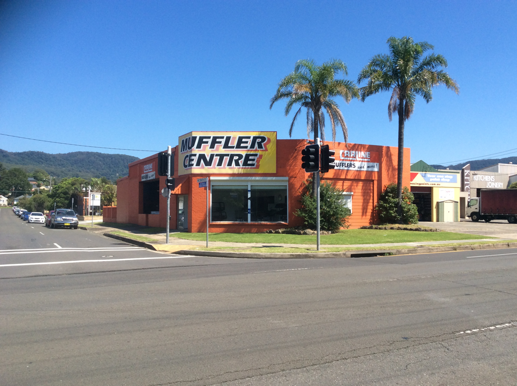 Muffler Centre - Logo
