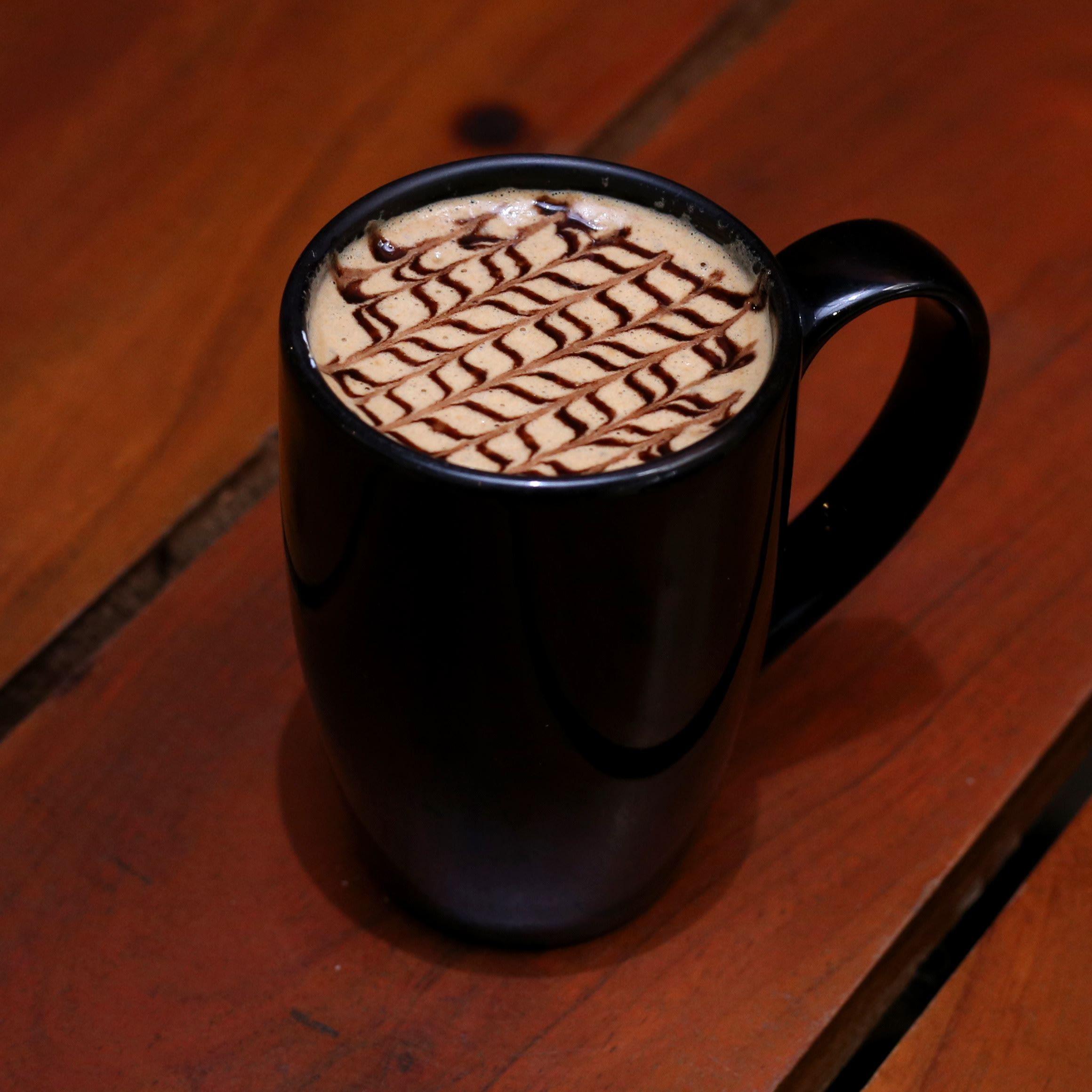 Mugs & Bites - Logo