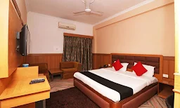 Mukalel Tourist Home - Cover photo