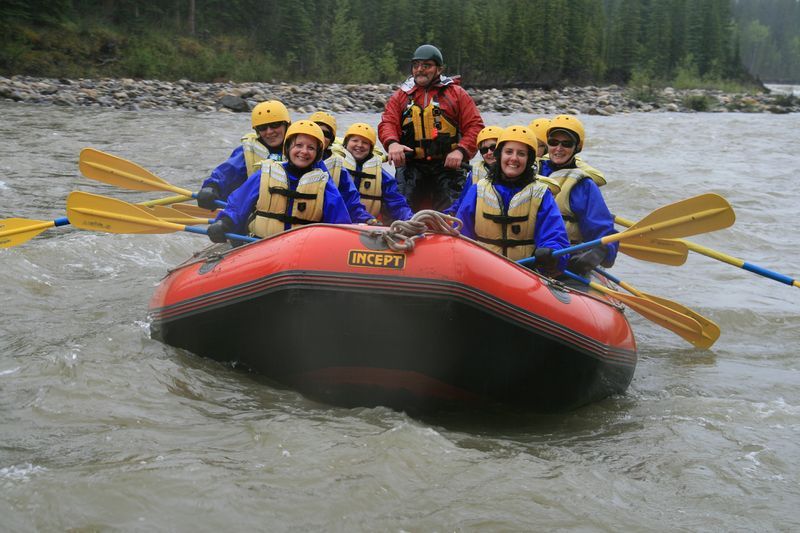 Mukwah Rafting Tours - Logo
