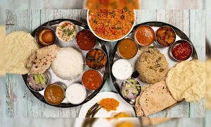 Mumbai Spice - Logo