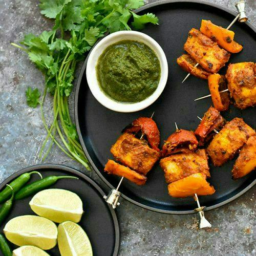 Mummy Chicken Changezi - Logo