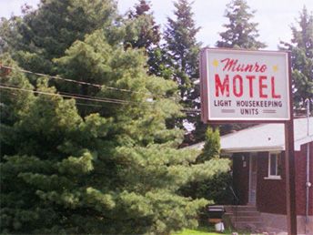 Munro Motel - Logo
