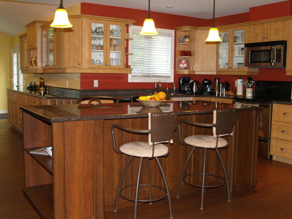MVR Kitchens - Logo