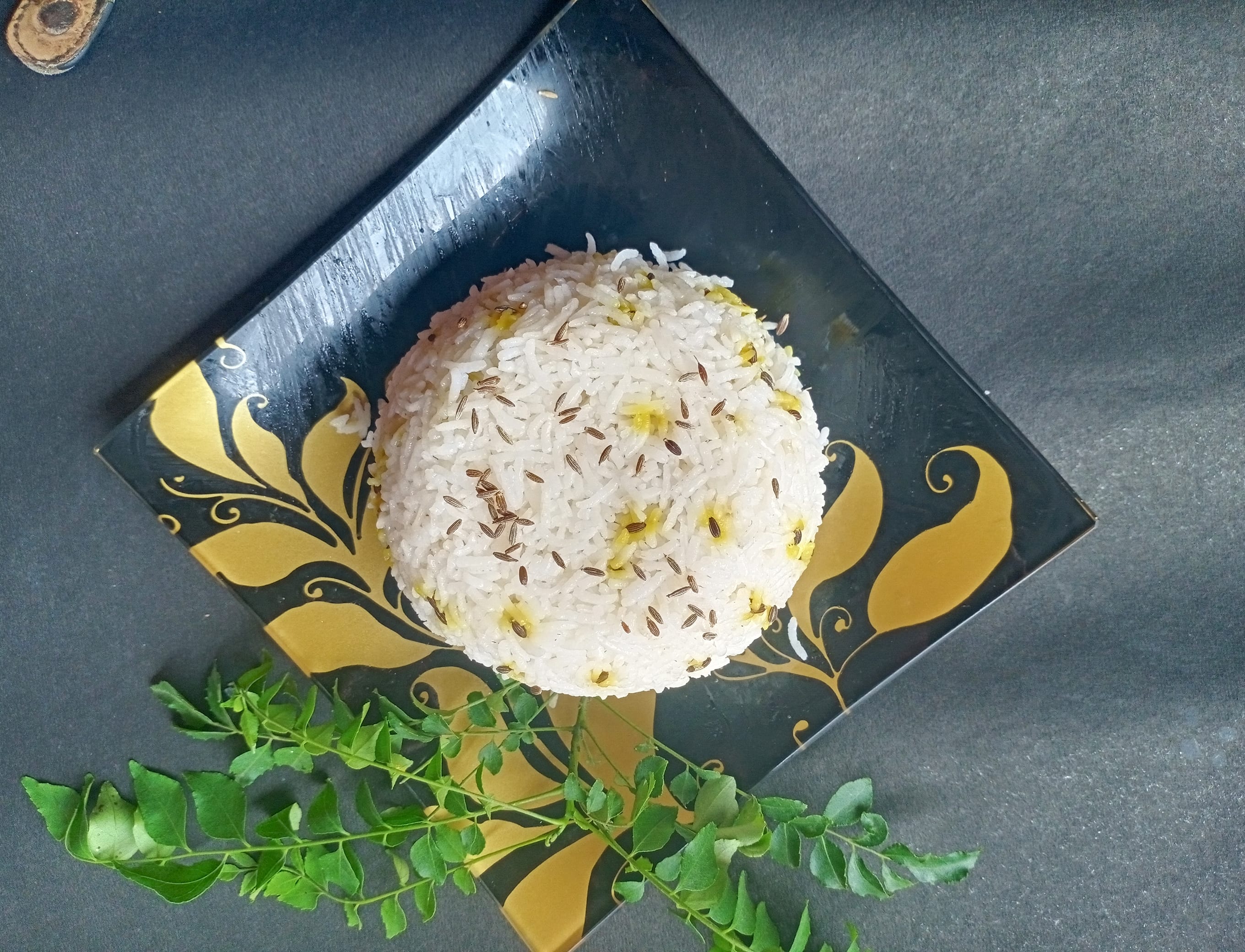 Naanu's Kitchen - Logo
