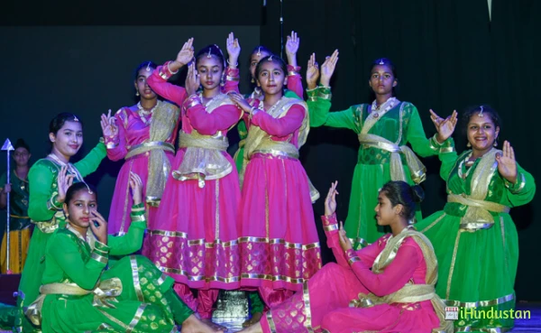 Nahar International School - Logo