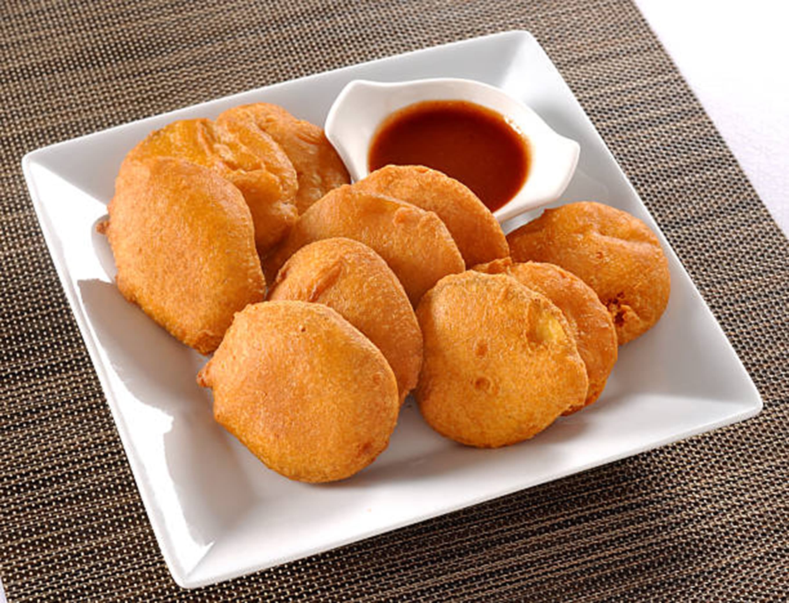 Nashik Vadapav Center - Logo