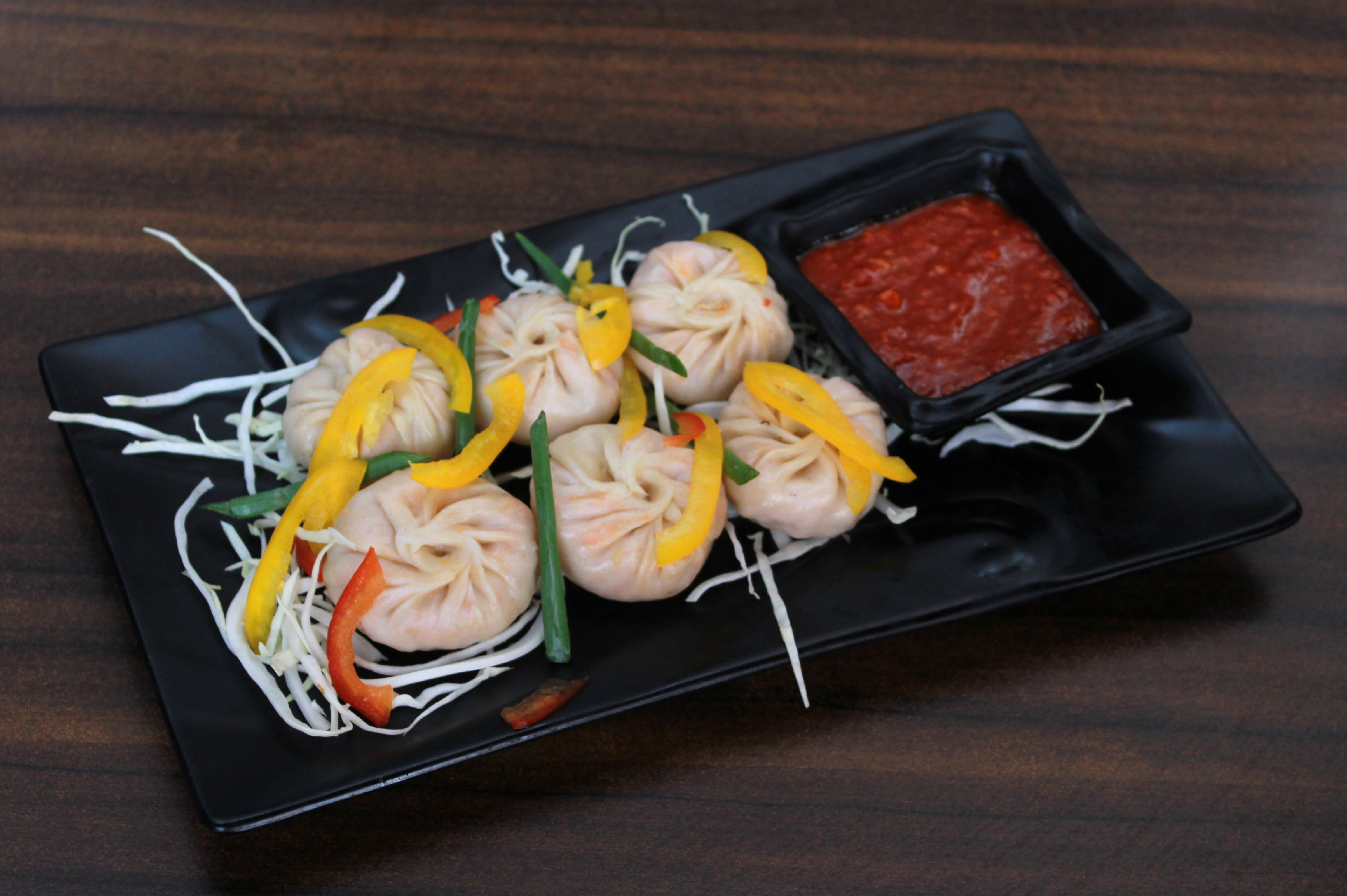 NAVARANG MOMOS CORNER - Logo