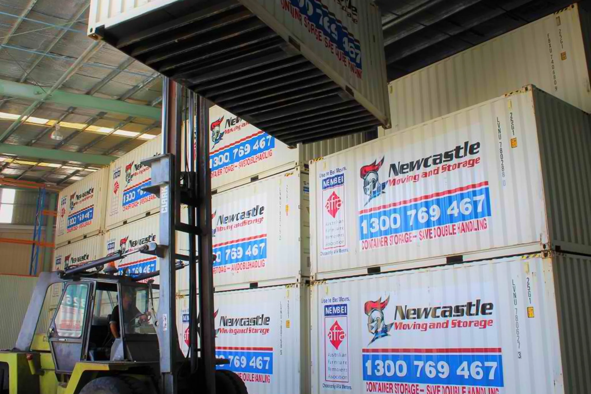 Newcastle Moving & Storage - Logo