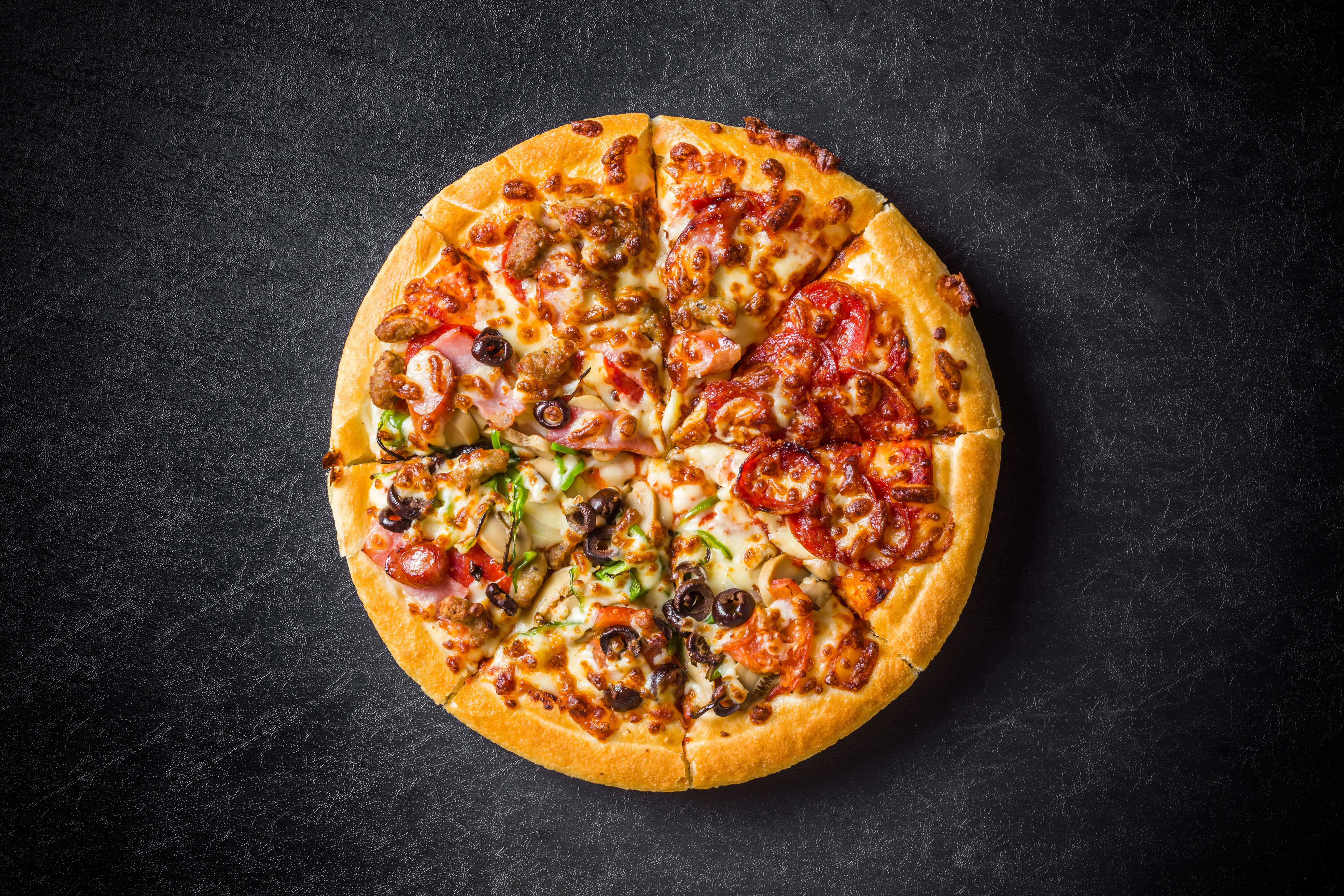 New ZZZ Pizza - Logo