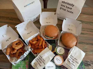 Nino Burgers - Logo