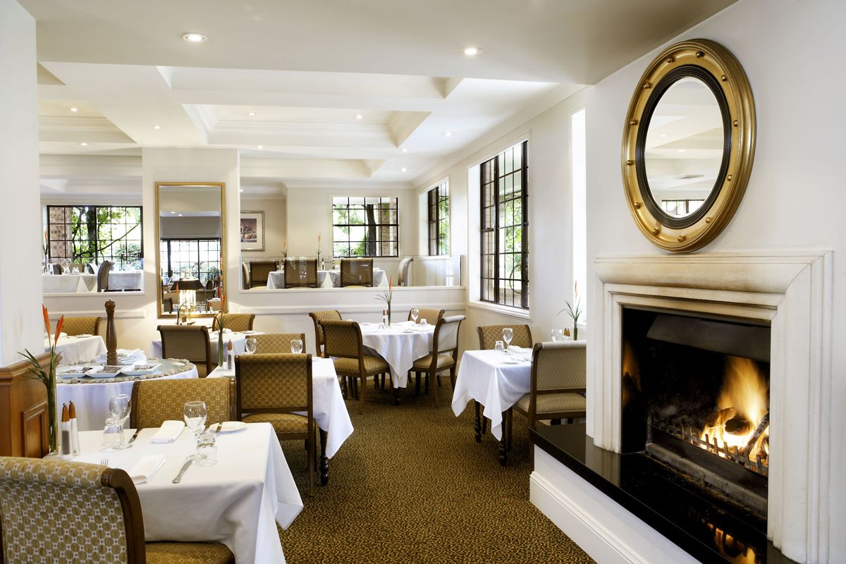 Nobles Restaurant & Bar - Logo