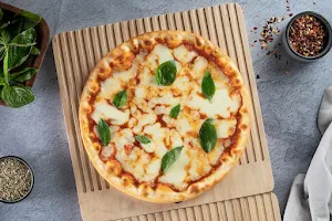 Nomad Pizza - Traveller Series - Cover photo
