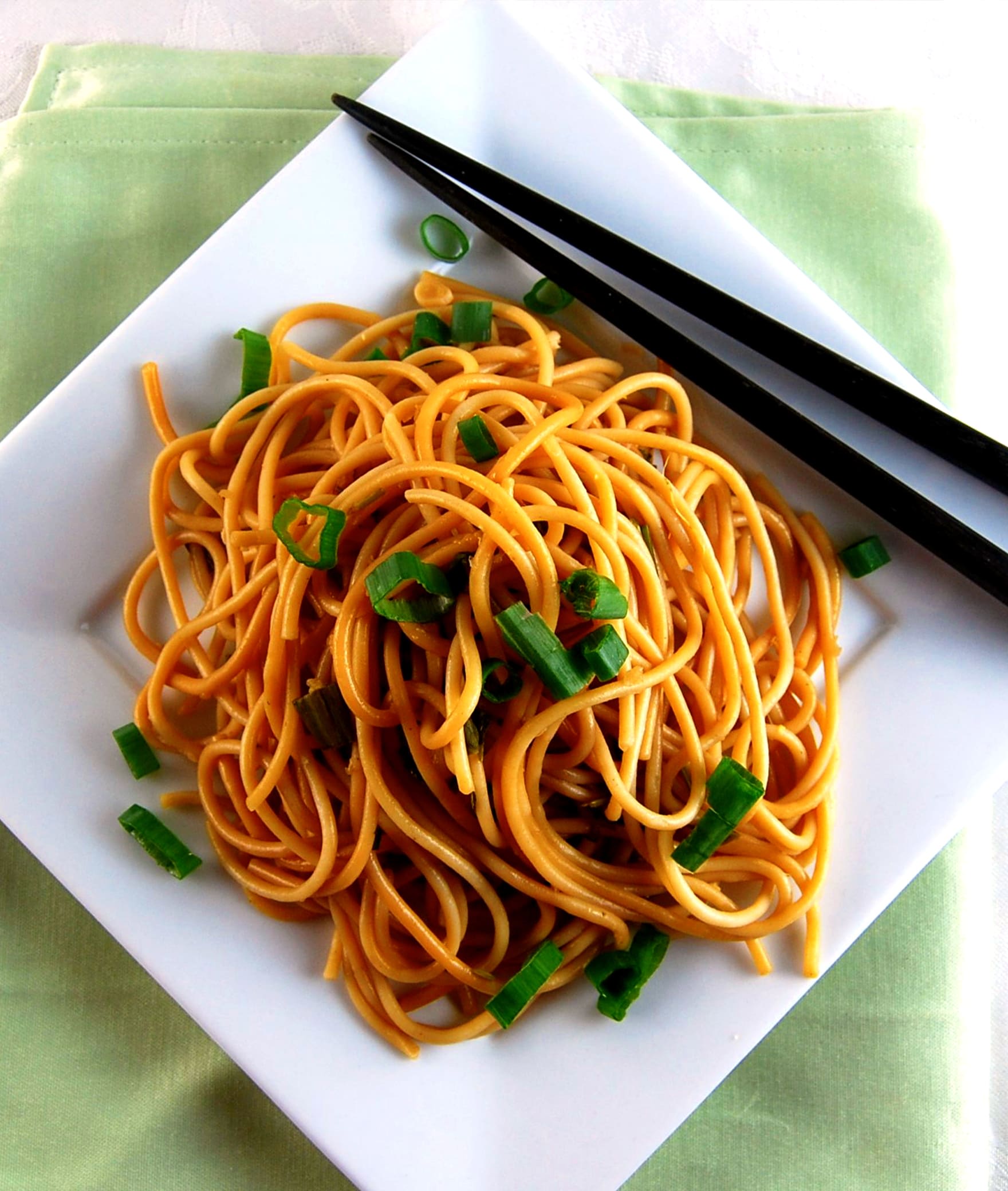 NOODLE HUT - Logo