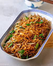 Noodles & More - Logo
