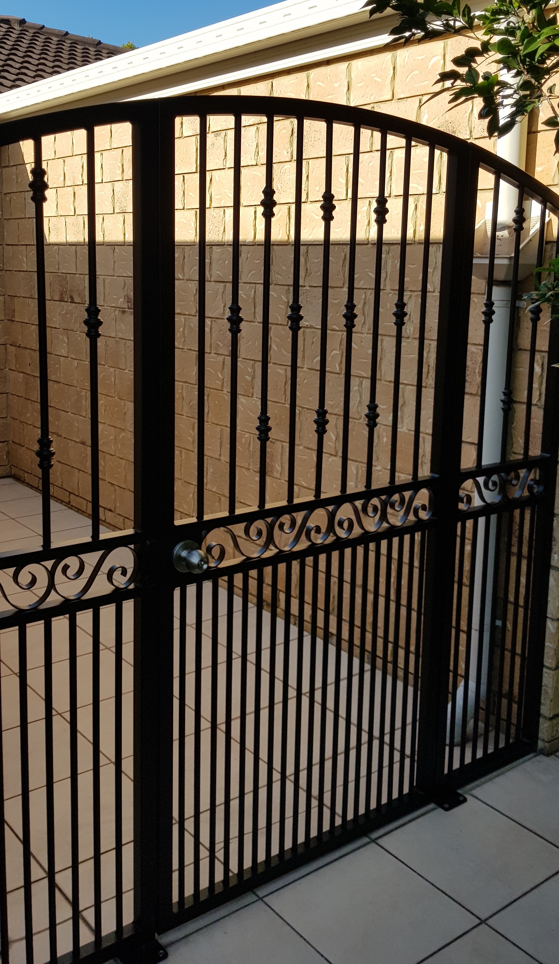 Noosa Custom Gates - Logo