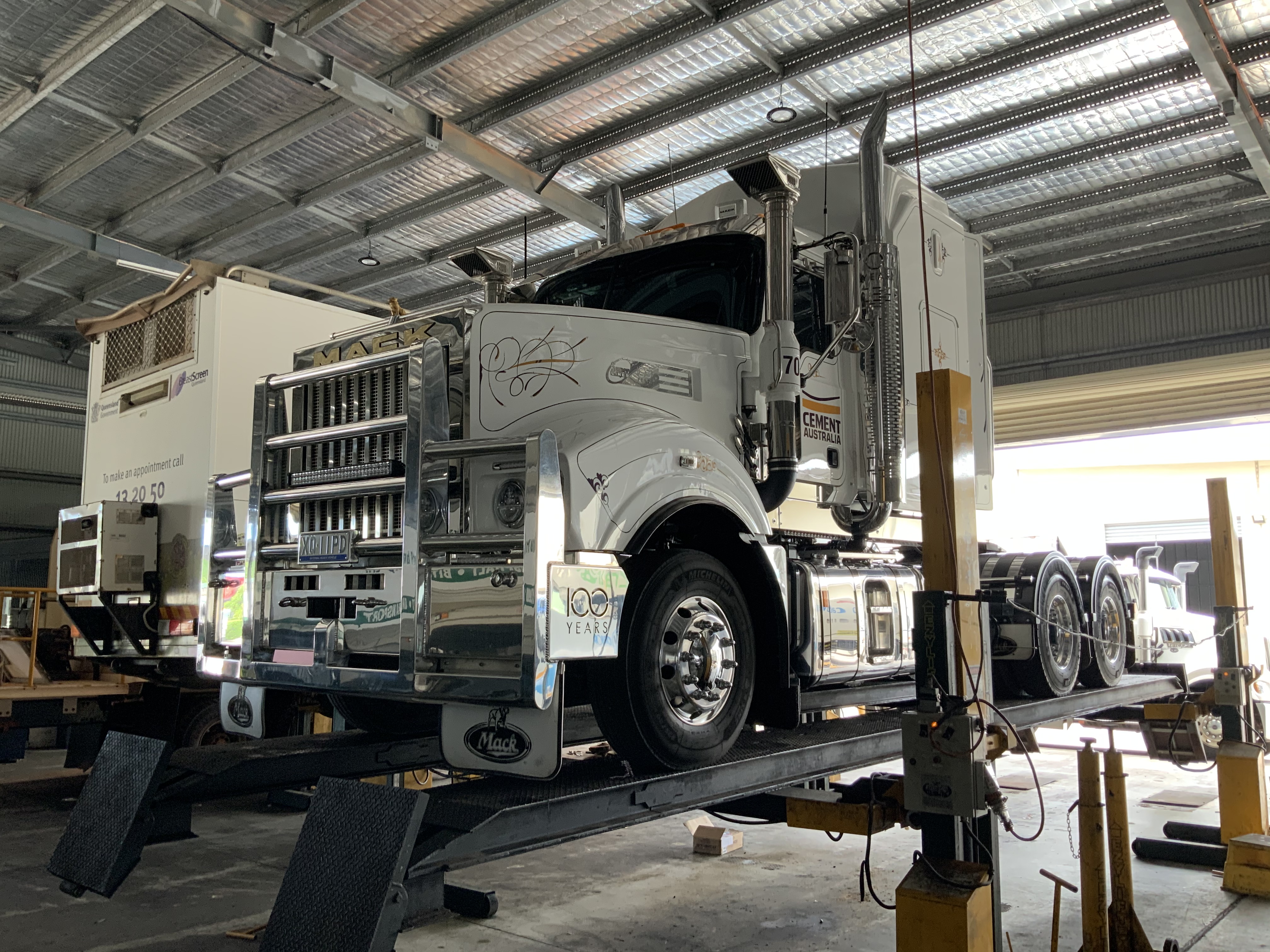 Northstar Truck & Marine - Logo