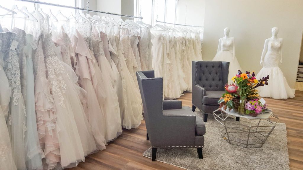 Novia Mia Bridal Red Deer - Logo