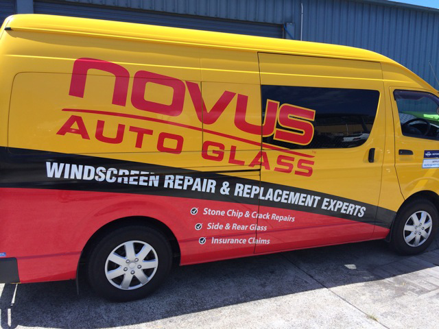 Novus Auto Glass - Logo