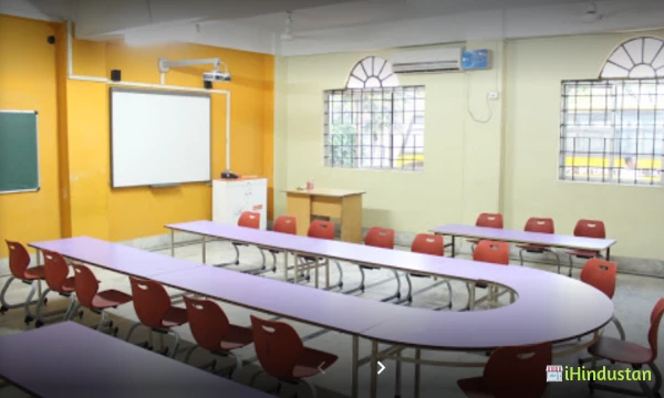 NPS International School - Logo