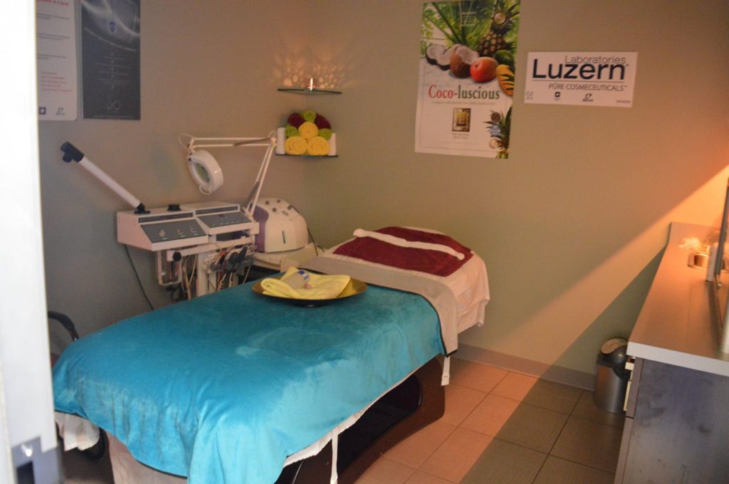 Nulook Beauty &a; Medi Spa - Logo