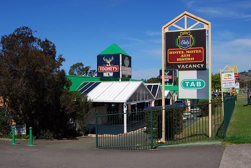 Oaks Hotel Motel - Logo