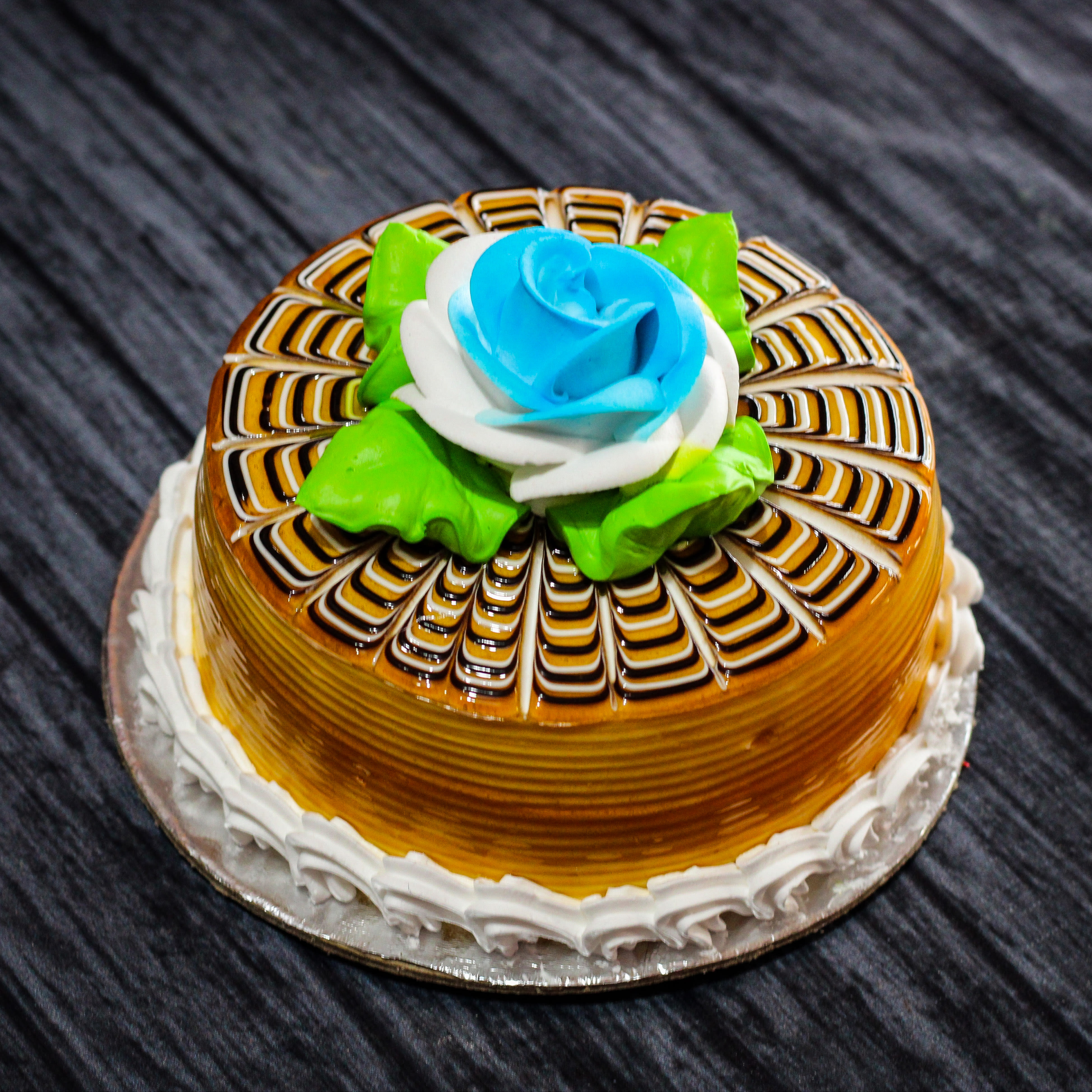 Om Cake House - Logo