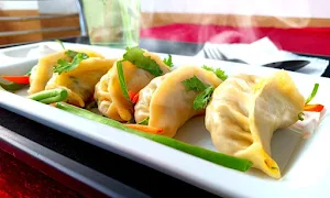 OMG Momos Cafe - Logo