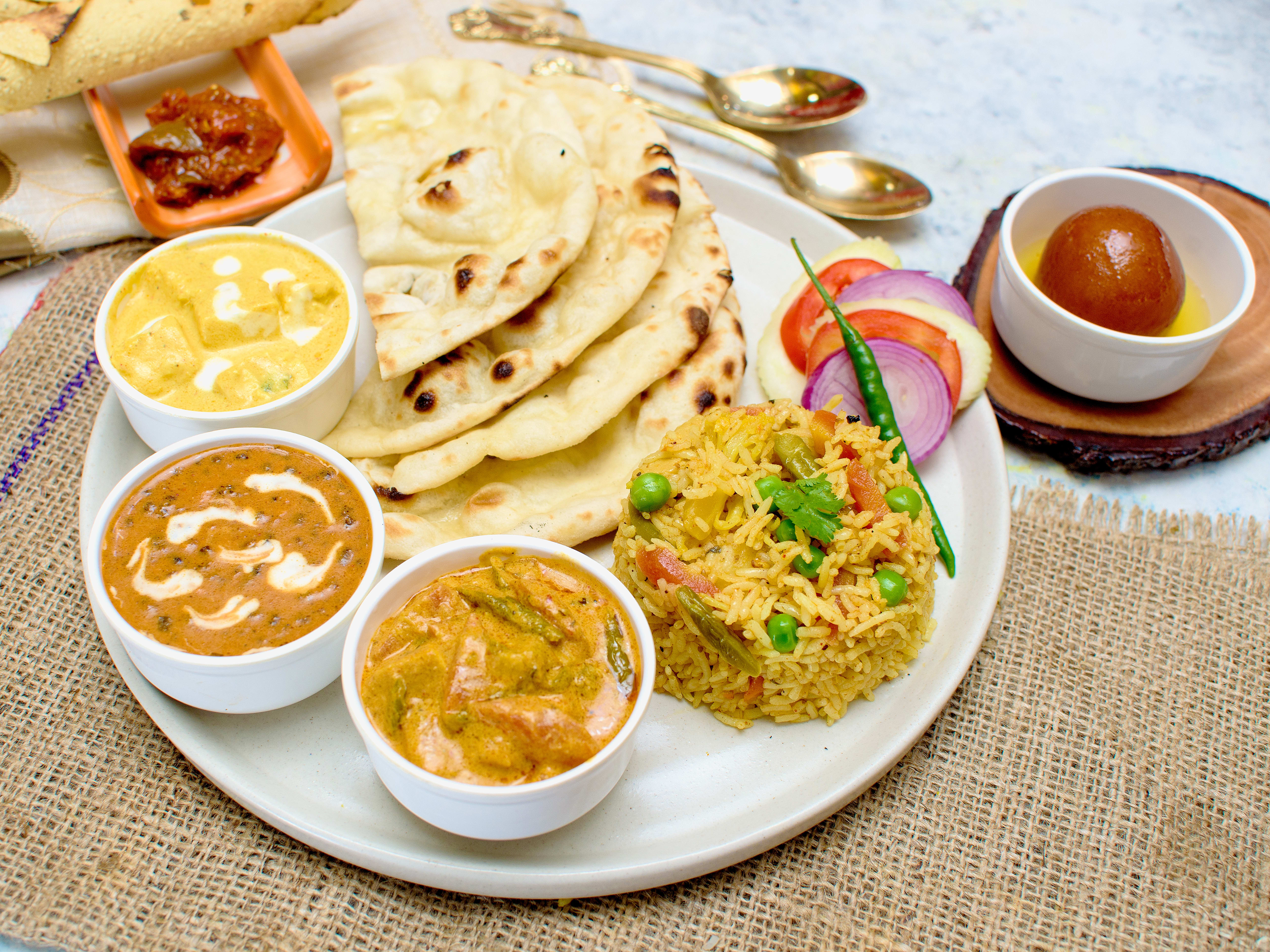 Oyee Dilli - Pure Veg - Logo