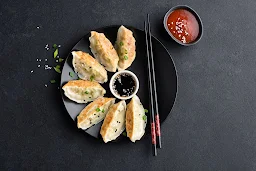 Papa Momos - Cover photo