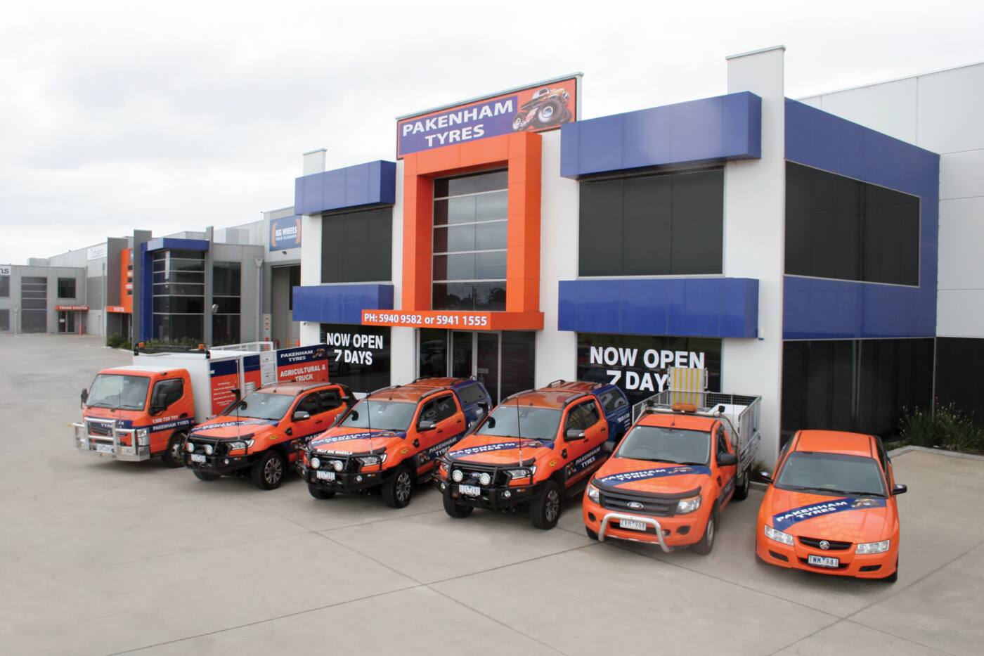 Pakenham Tyres - Logo