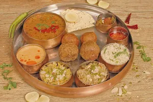 Pakwan - The Food Tradition - Logo