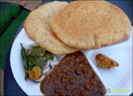 Pandit Ji Ke Spl Chole Bhature - Logo