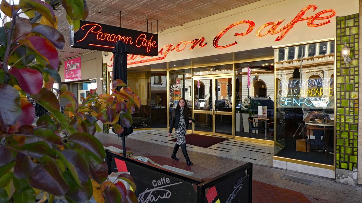 Paragon Cafe - Logo