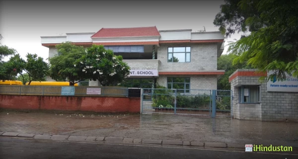 Paragon Convent School - Logo