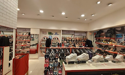 Paragon Exclusive Footwear Shop - Logo