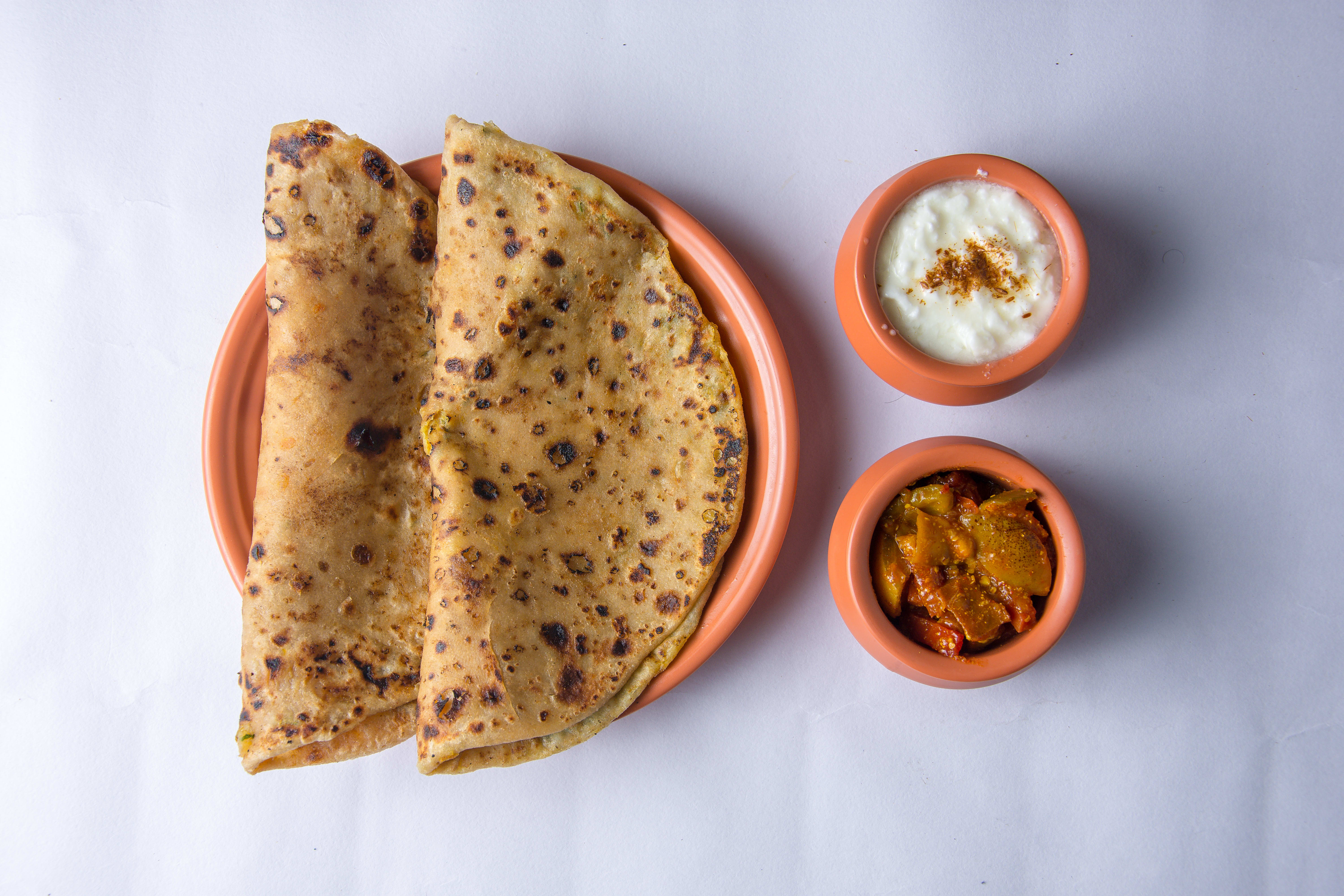 PARANTHA SHARANTHA - Logo