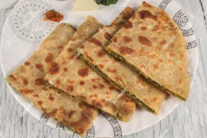Paratha Magic - Logo