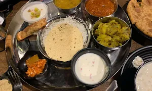 Paratha Mantra, Tamarind Lane - Logo