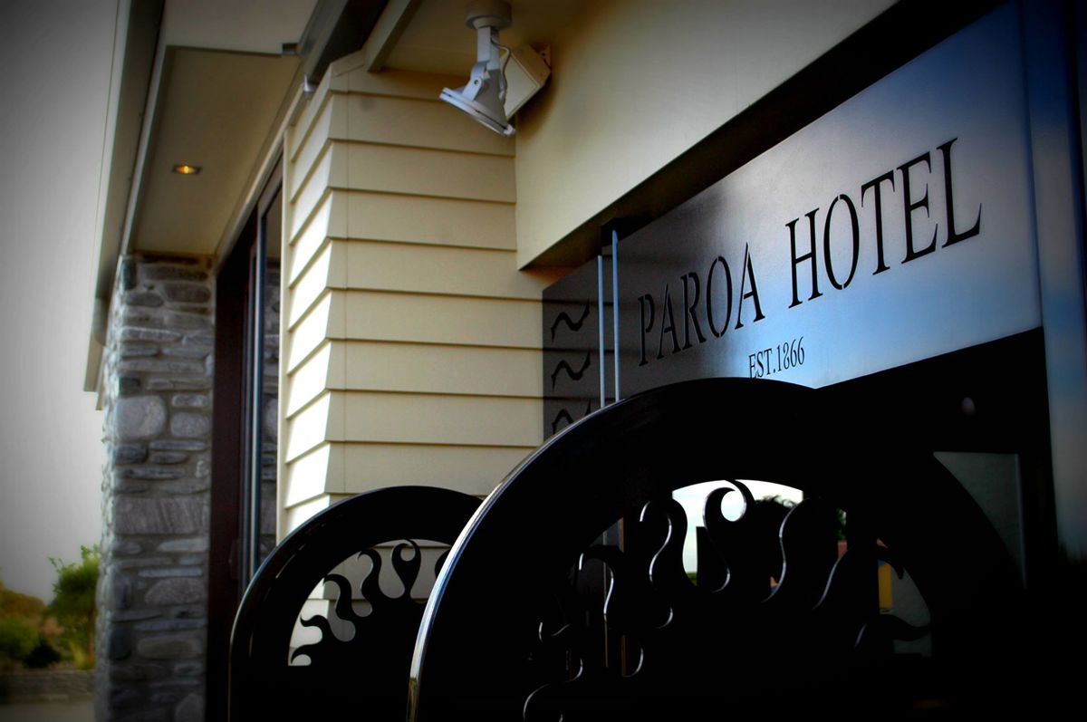 Paroa Hotel - Logo