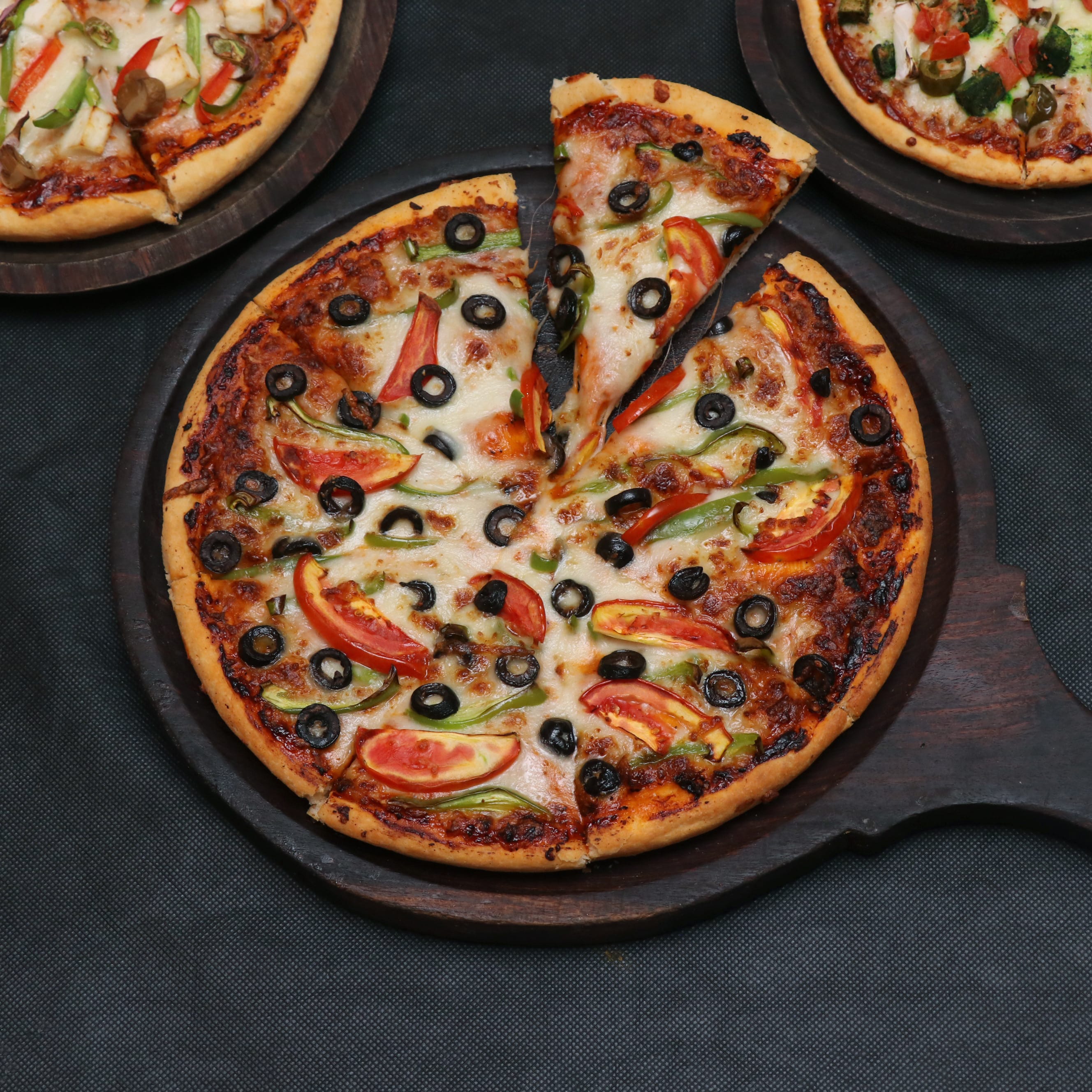 Paro's Fresh Pizza - Logo