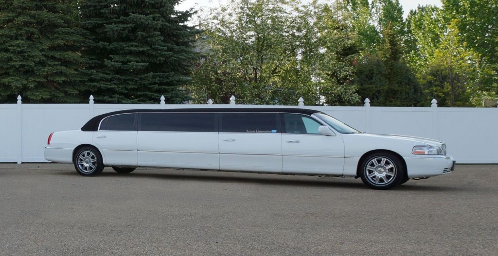 Party Bus Red Deer - Logo