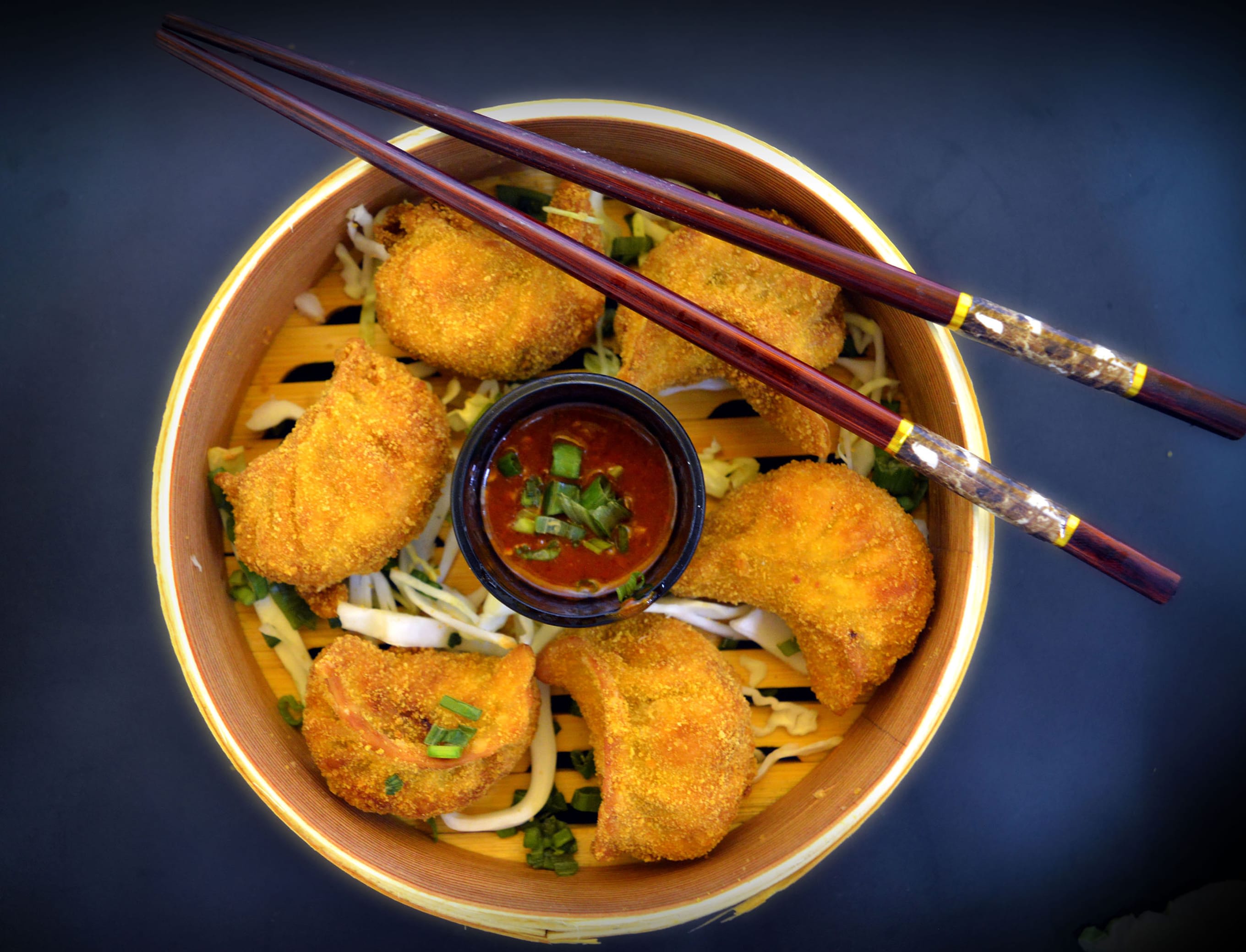Patel Momos - Logo