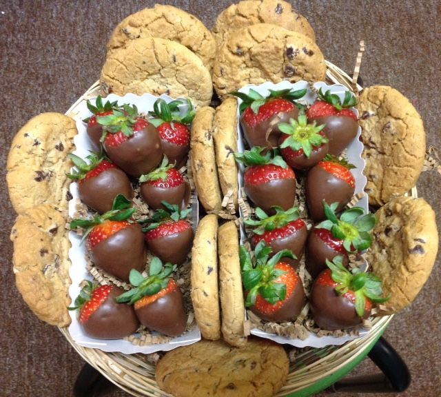 Pearl&s;s Sweets and Gift Baskets - Logo